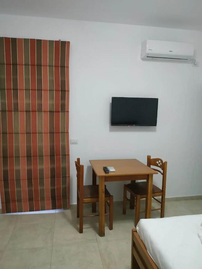 River Bridge Private Room จีโรคาสเตอร์ ภายนอก รูปภาพ